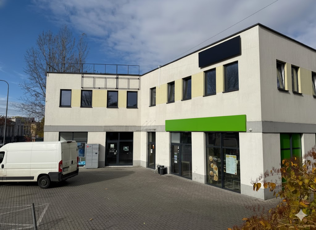 Budynek usługowy Wawel Radek po zakończeniu prac budowlanych.